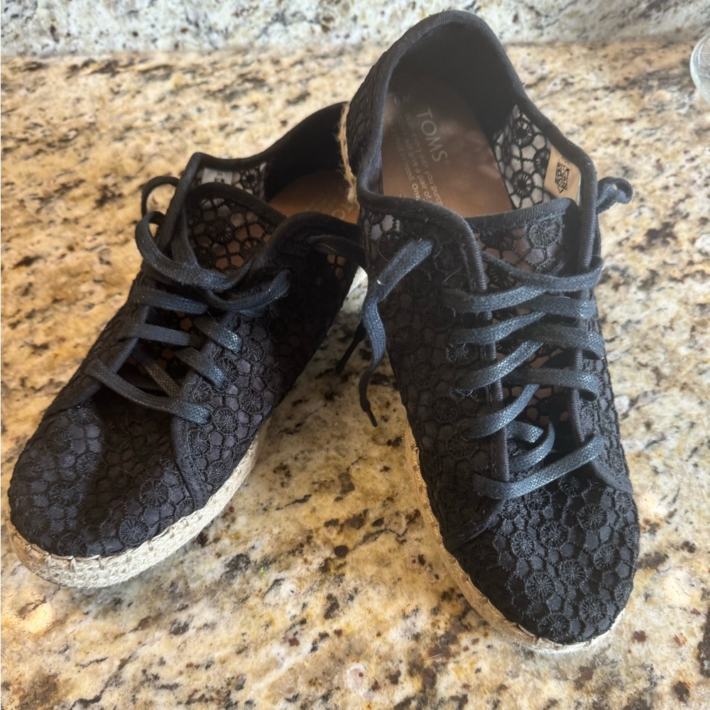 TOMS Women's Black Lace Espadrilles
